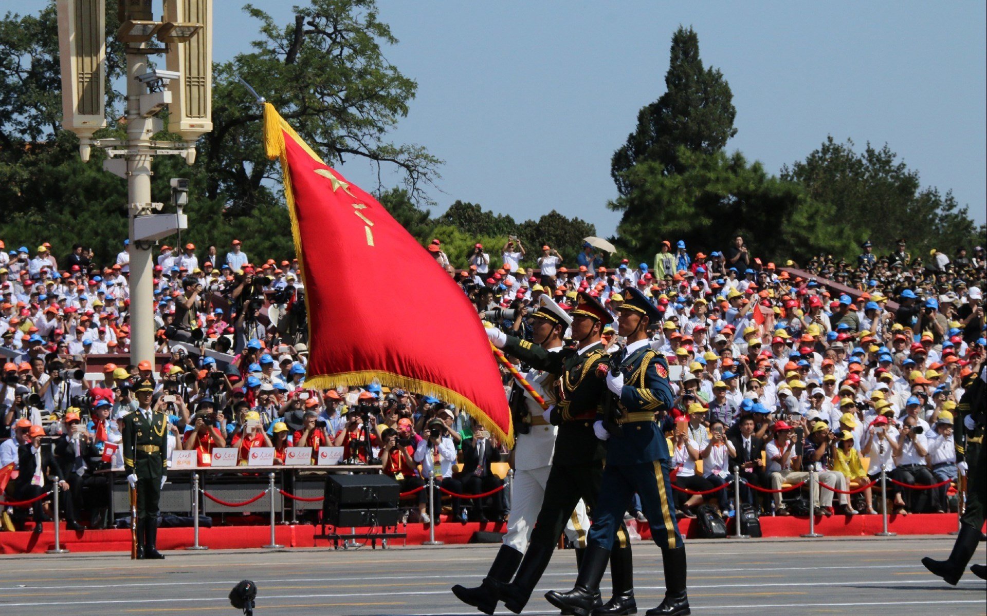“阿仙奴与热刺：谁能在香港赛场制霸？”