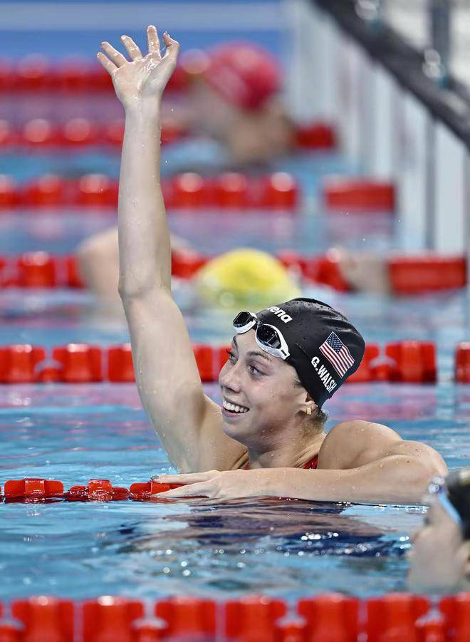 爱游戏中国官方登录入口网站-关于爱游戏:游泳明星打破世界纪录，创造历史的信息